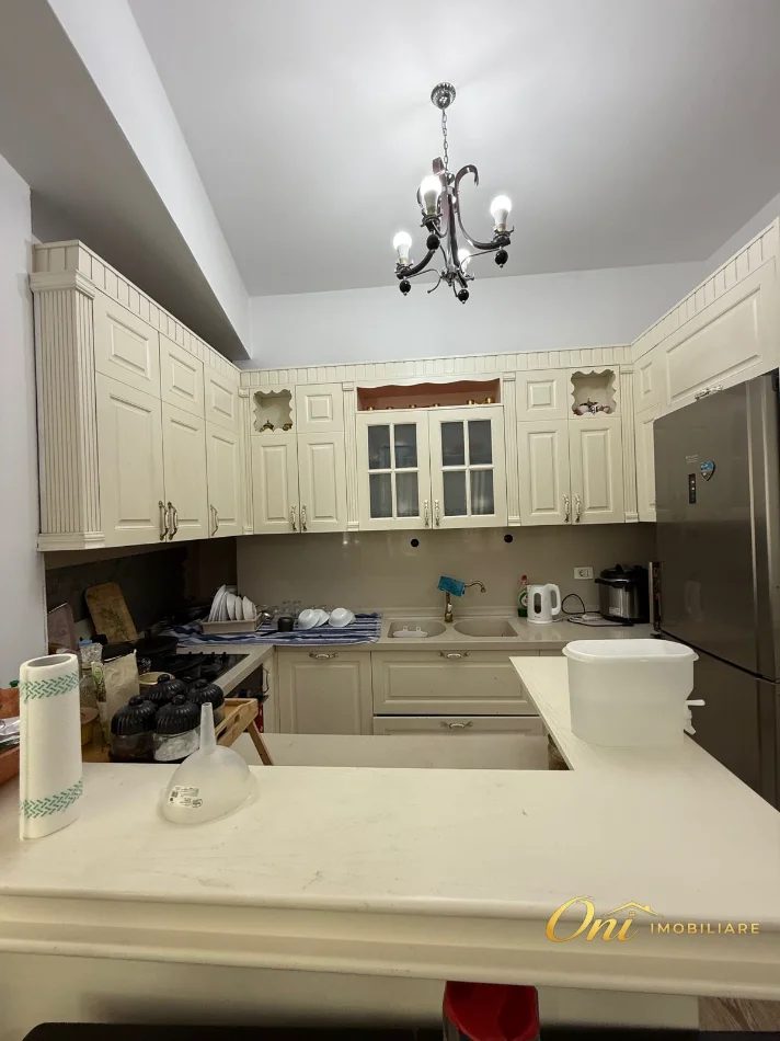 Tirane, shitet apartament 3+1 Kati 4, 180 m² 400.000 € (KOMPLEKSI MAGNET)