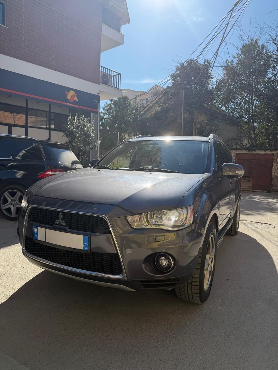 Shitet MITSUBISHI OUTLANDER 2010 2.2 Diesel Manual