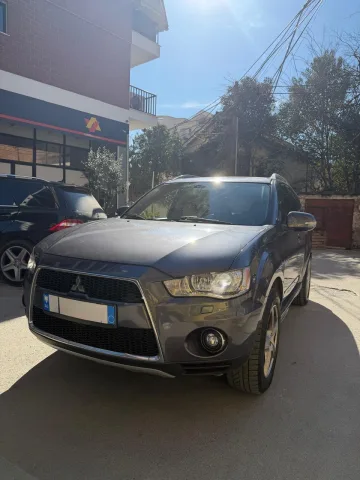 Shitet MITSUBISHI OUTLANDER 2010 2.2 Diesel Manual