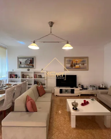 Shitet apartament