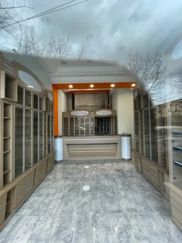 JEPET ME QERA DYQAN BUZE RRUGE 57M2 2000 EURO STADIUMI DINAMO