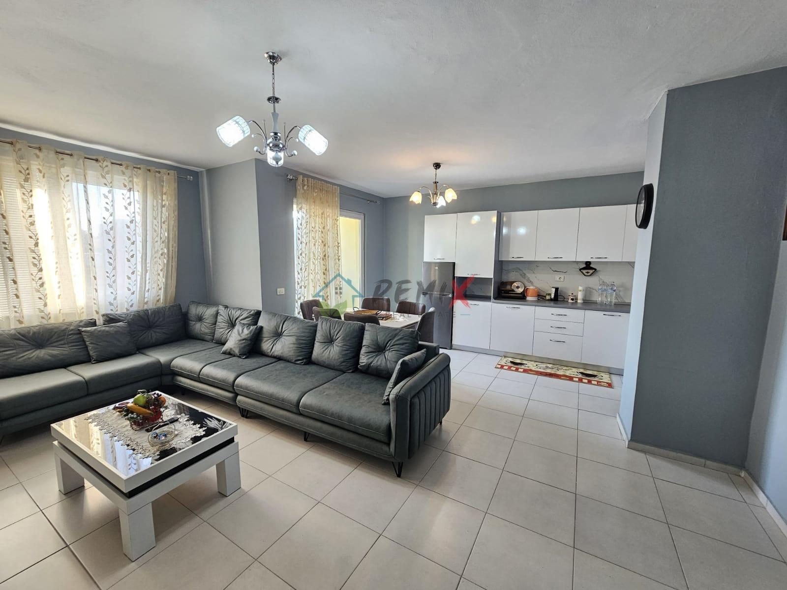 JEPET ME QERA APARTAMENT 3+1+2 PRANE SPITALIT, DURRES