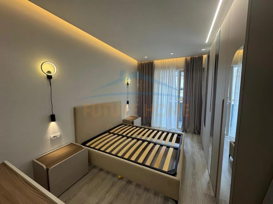 Tirane, jepet me qera apartament 1+1+Ballkon Kati 7, 77 m² 650 € (Rruga Dritan Hoxha)
