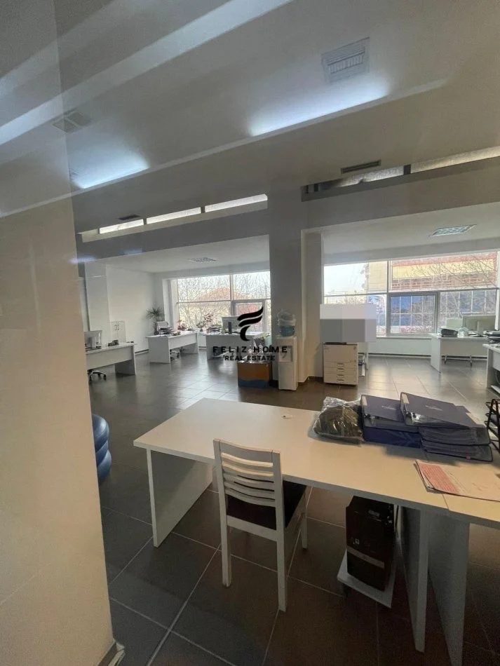 Tirane, shitet zyre Kati 1, 700 m² (XHAMLLIKU)