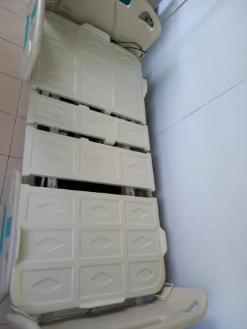 Tirane, Shitet krevat pacienti elektrik i kompletuar me dyshek + dyshek me ajer 400 €