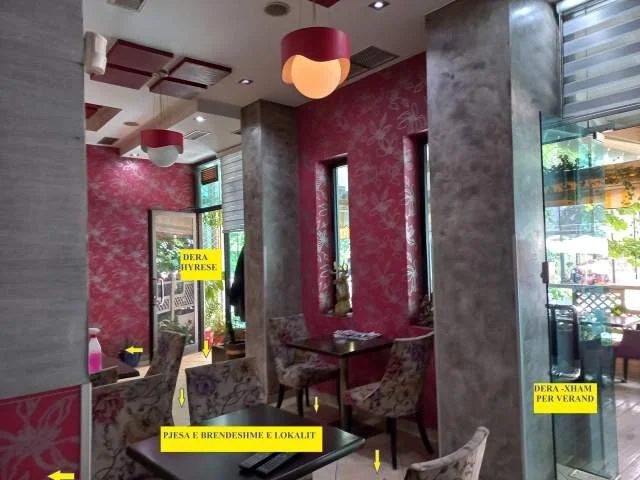 Tirane, Shitet Okazion! Lokal/Njësi Bar-Kafe në funksion, me të gjitha pajisjet, kati përdhes/trotuar, sip.90m², verande