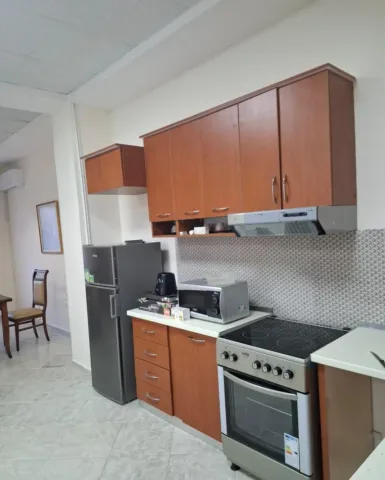 Tirane, jepet me qera apartament 2+1 Kati 1, 100 m² 600 € (21 Dhjetori)