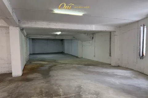 Tirane, jepet me qera magazine , 500 m² 2.000 € (ISH NEWS 24)