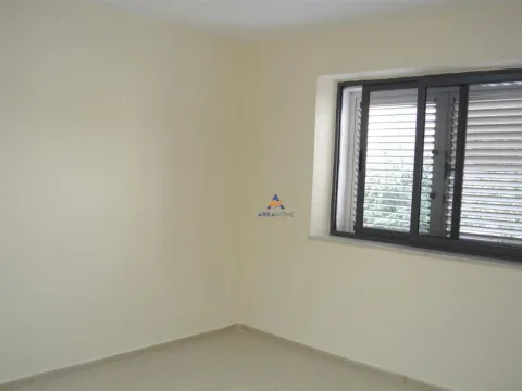 JEPET ZYRE ME QERA 1+1 "RRUGA FORTUZI" 550 EURO.