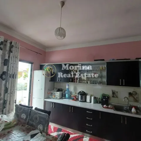 Tirane, shitet Vile 3 Katshe , 300 m² 320.000 € (Rruga 5 Maj)