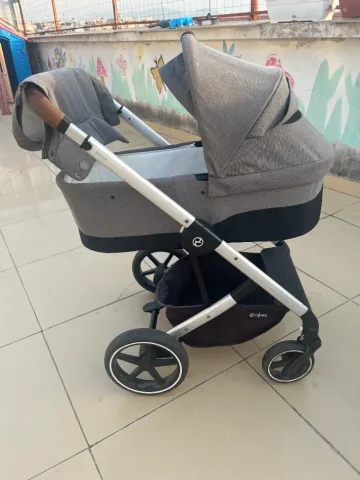 Tirane, shes Karroce per femije 180 €