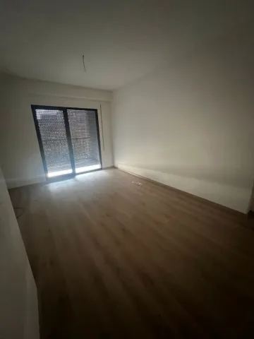 Tirane, jepet me qera zyre , 117 m² 600 € (kompleksi elbavo)