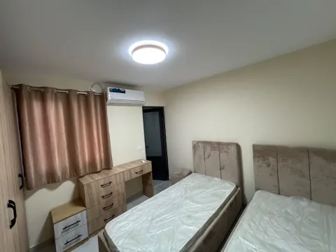 Tirane, jepet me qera apartament 1+1 Kati 1, 50 m² 350 € ((pranë Uni të Mjekësisë))