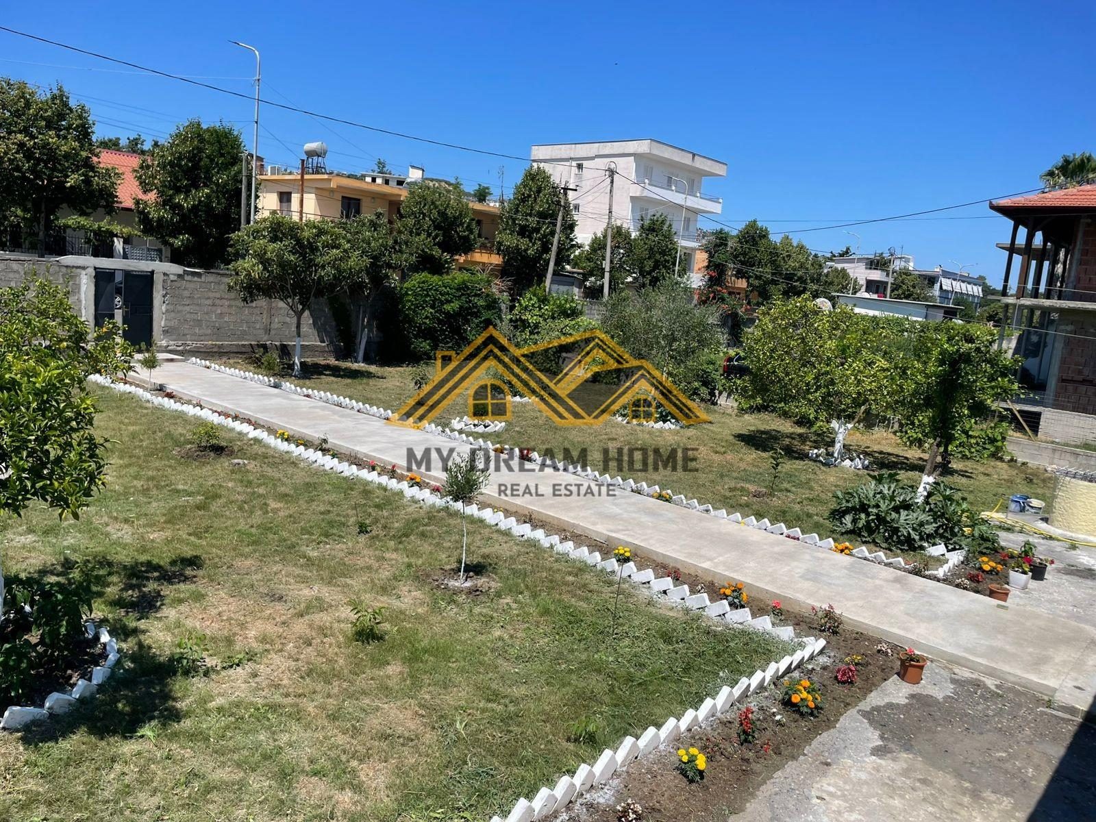 JEPET ME QERA SHTEPI PRIVATE NE PORTO ROMANO