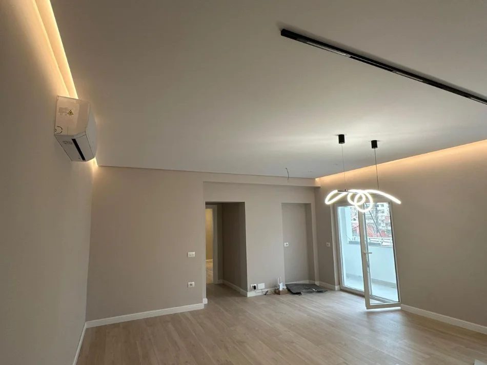 Tirane, jepet me qera zyre Kati 2, 110 m² 850 € (DON BOSKO)