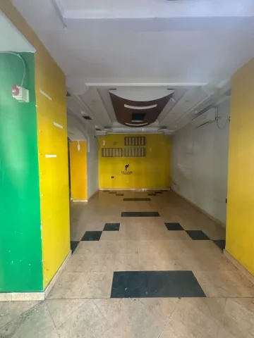 Tirane, jepet me qera dyqan Kati 0, 52 m² 1.500 € (BULEVARDI BAJRAM CURRI)