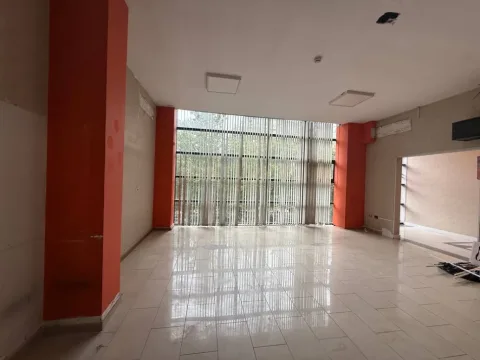 Tirane, shes ambjent biznesi Kati 1, 52 m² 190.000 € (Brryli)