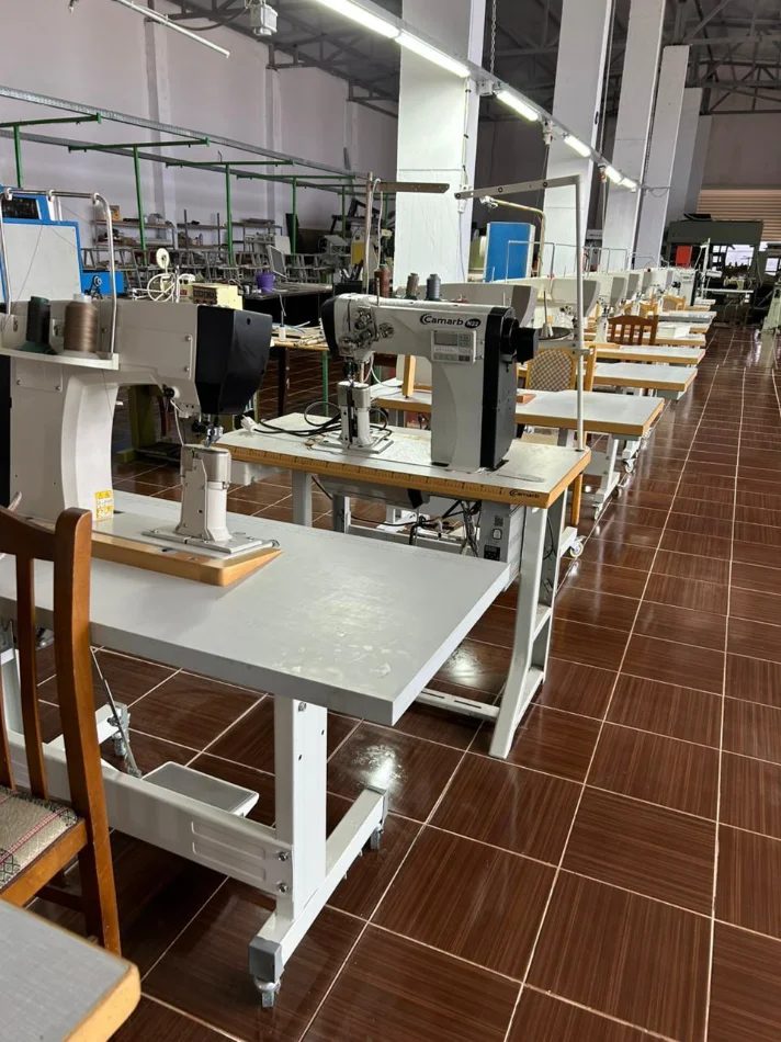 Tirane, shes Makine qepese Në Shitje Makineri Fabrike Këpucësh - Likujdim Total