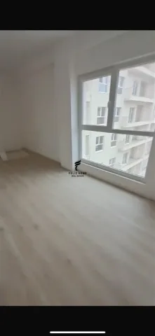 Tirane, jepet me qera zyre Kati 1, 70 m² 550 € (LAPRAKE)