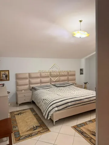 Tirane, shitet Vile , 9.950 m² (yore)