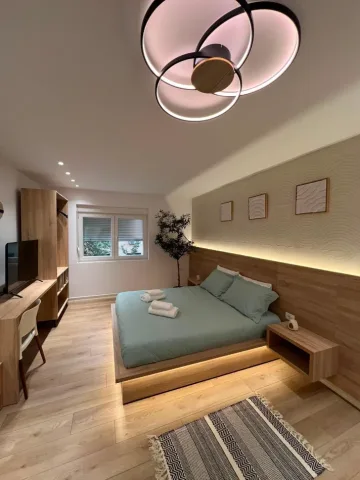 Tirane, jepet me qera apartament 1+1 Kati 2, 40 m² 600 € (RRUGA E DURRESIT)
