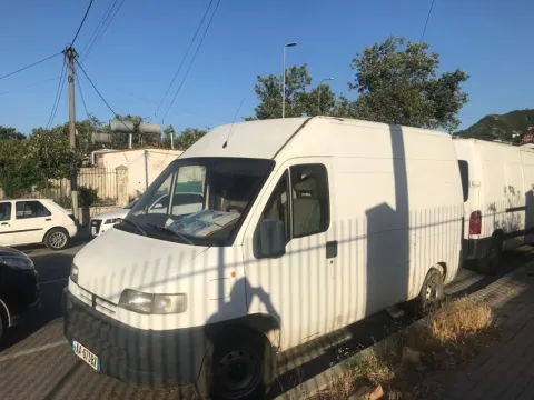 Tirane, shes Furgon Peugeot BOXER 2,5D Viti 1997- 350.000leke