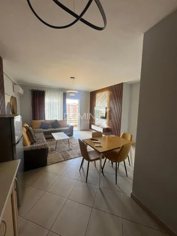 Apartament 1+1 per shitje, 5 Maji !
