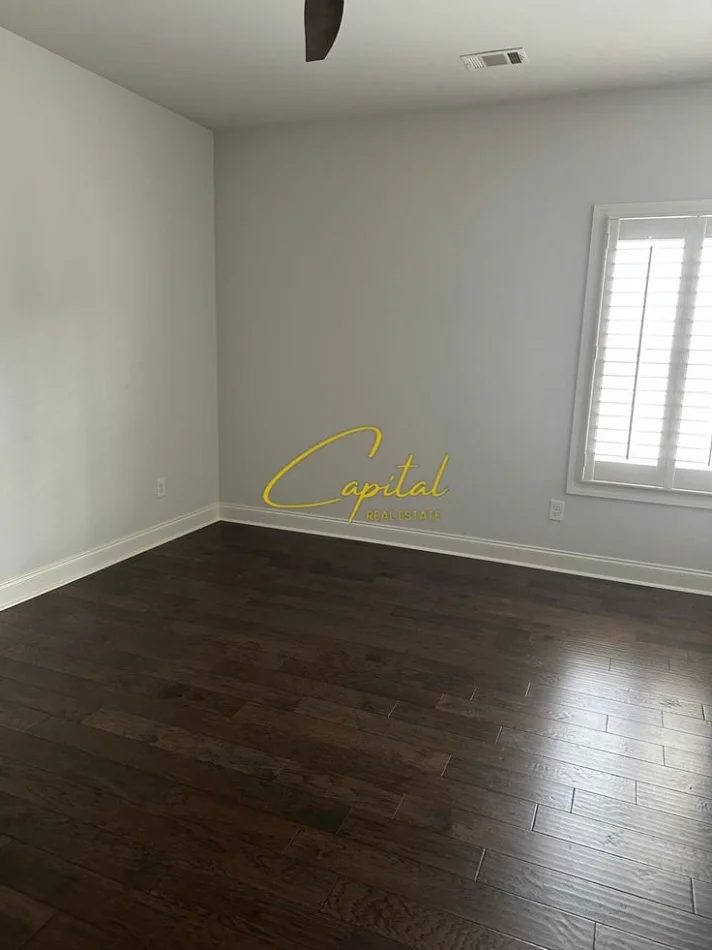 Tirane, jepet me qera ambjent biznesi Kati 0, 38 m² 900 € (RRUGA HAXHI DALLIU)