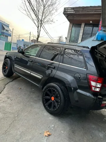 Tirane, shitet SUV Jeep Nafte, e zeze automatik 240.000 km 5.500 ALL