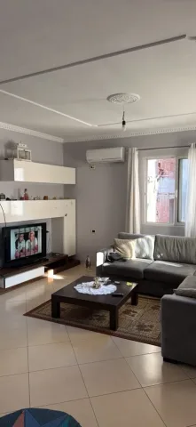 Tirane, jepet me qera apartament 3+1 Kati 2, 100 m² 400 € (Selitë)