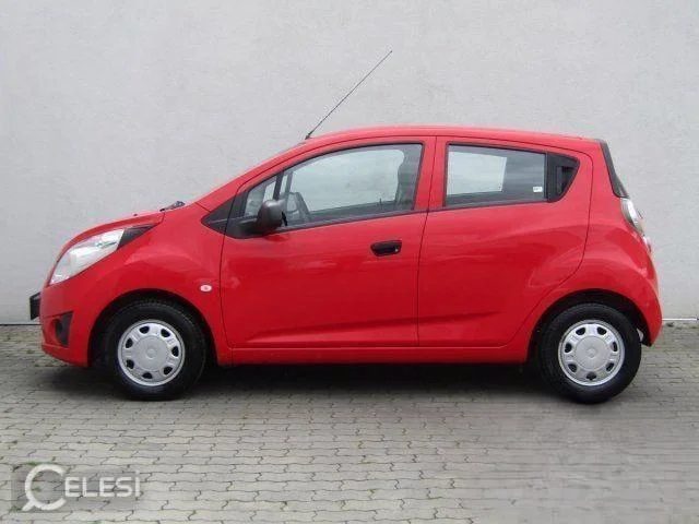 Shqiperi, shitet makine Chevrolet Spark Benzin, e kuqe manuale Klima 140.000 km 2.500 €