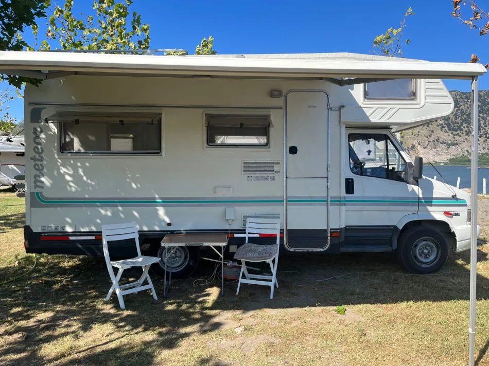 Tirane, shes Rrolet | Camper Fiat Ducato Nafte, e bardhë manuale 220.000 km 8.000 €