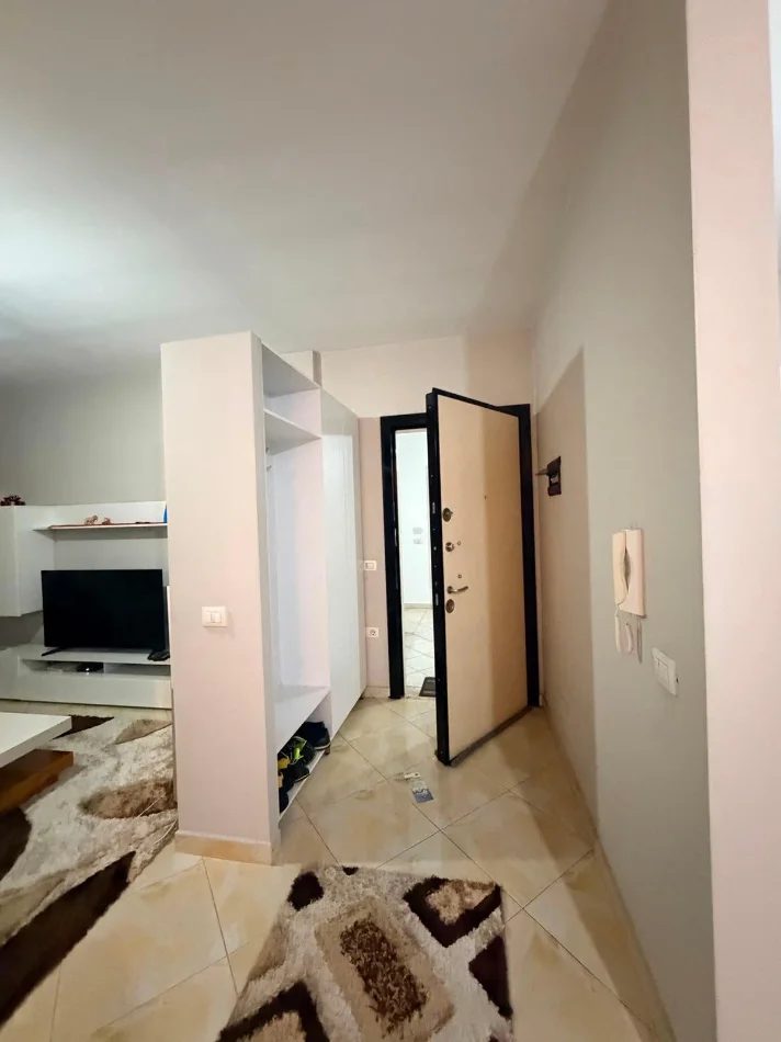 Tirane, jepet me qera apartament 2+1+Ballkon Kati 5, 90 m² 490 € (Rruga Panajot Pano)