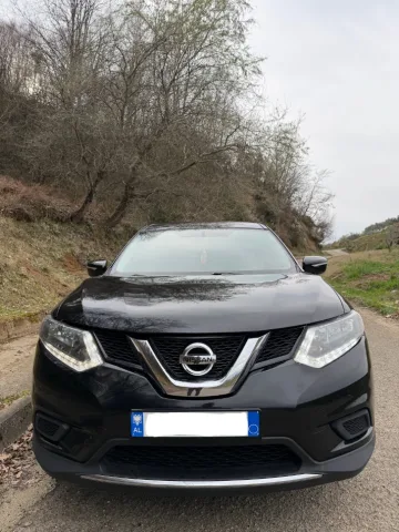 Tirane, shitet makine Nissan Rogue Benzin+Gaz, e zeze automatik Klima 171.000 km