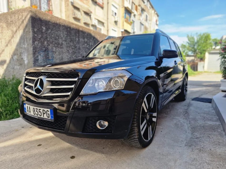 Durres, shitet SUV Mercedes Benz Nafte, e zeze automatik Kondicioner 237.216 km 10000 €