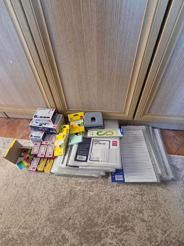 Tirane, shes Produkte te ndryshme kancelarie 40 mij LEK gjitha 40 €