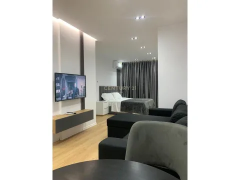 Jepen me Qira 3 Studio Qender per Airbnb.