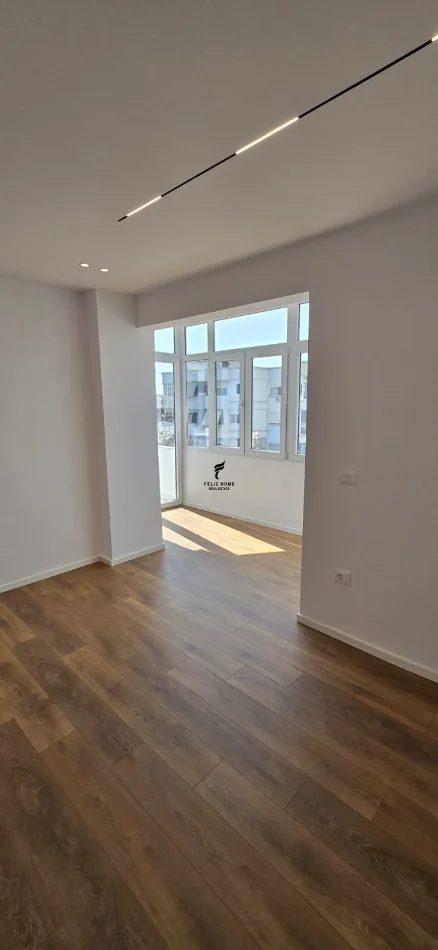 Tirane, shitet apartament 1+1 Kati 11, 65 m² 165.000 € (21 DHJETORI)