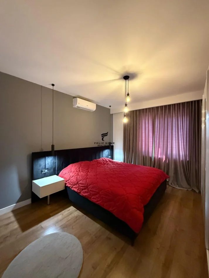 Tirane, jepet me qera apartament 1+1+Ballkon Kati 11, 70 m² 700 € (KOMUNA E PARISIT)