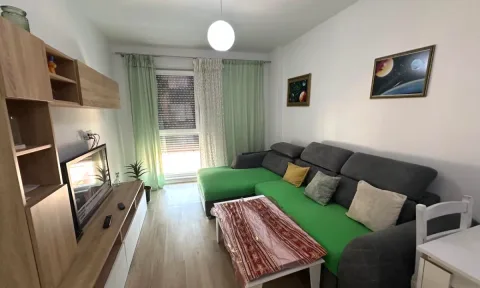 🏢Xhamllik jepet me qera apartament 1+1,i mobiluar.50,000Leke