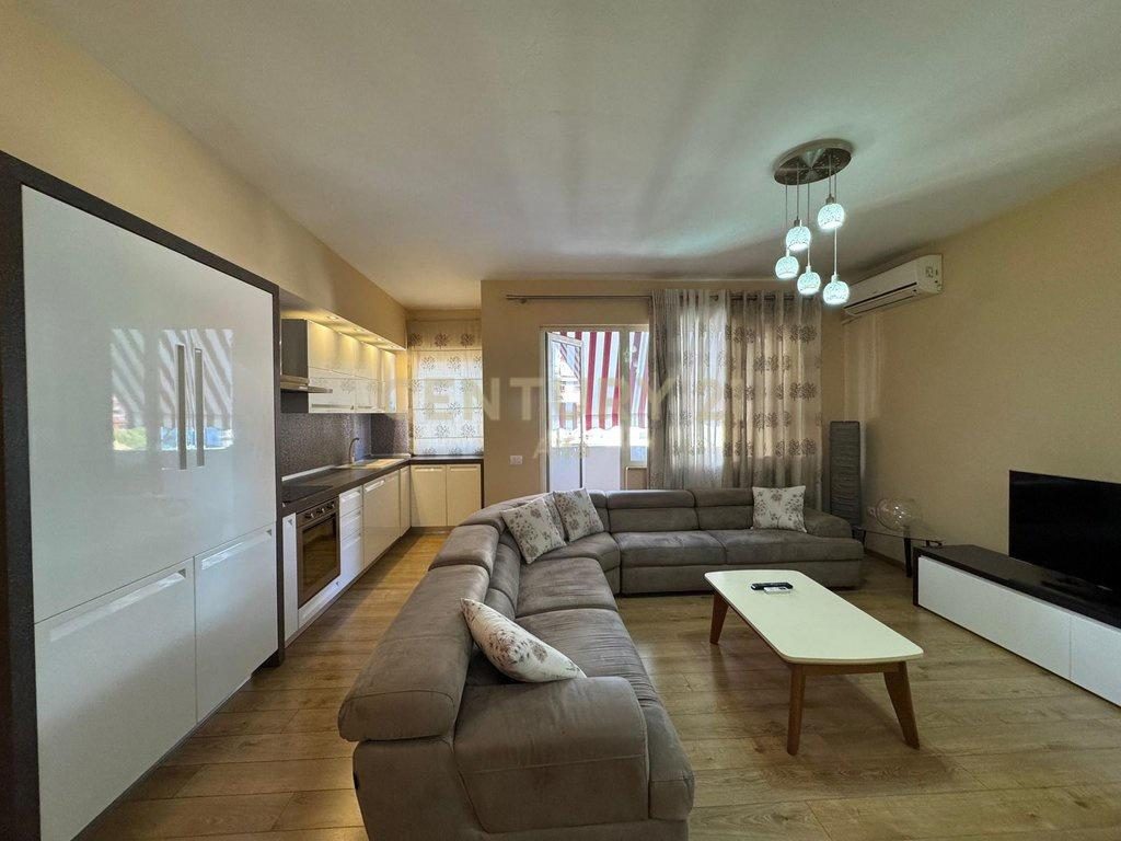 Apartament luksoz 2+1 Me Qira në Ali Demi, Kompleksi Mangale