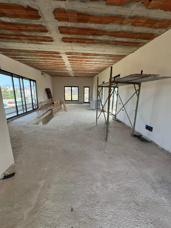 Tirane, jepet me qera Vile Kati 1, 250 m² 3.000 € (TEG)