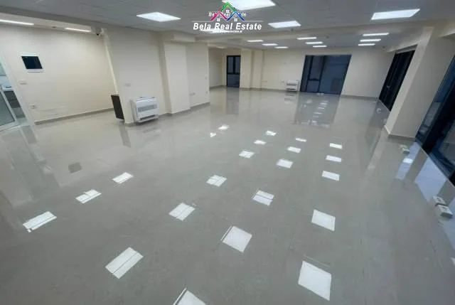 Tirane, jepet me qera zyre Kati 3, 152 m² 2.000 € (Rruga Elbasanit)