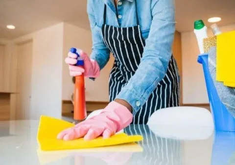 Kërkoj të punësohem si sanitare