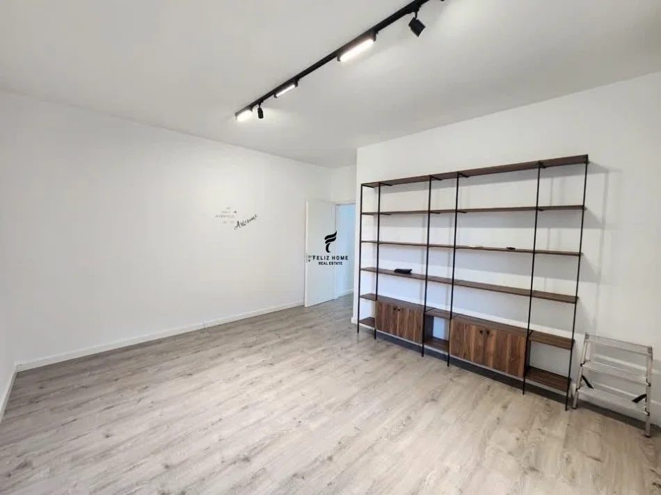Tirane, jepet me qera zyre Kati 2, 93 m² 800 € (STADIUMI DINAMO)