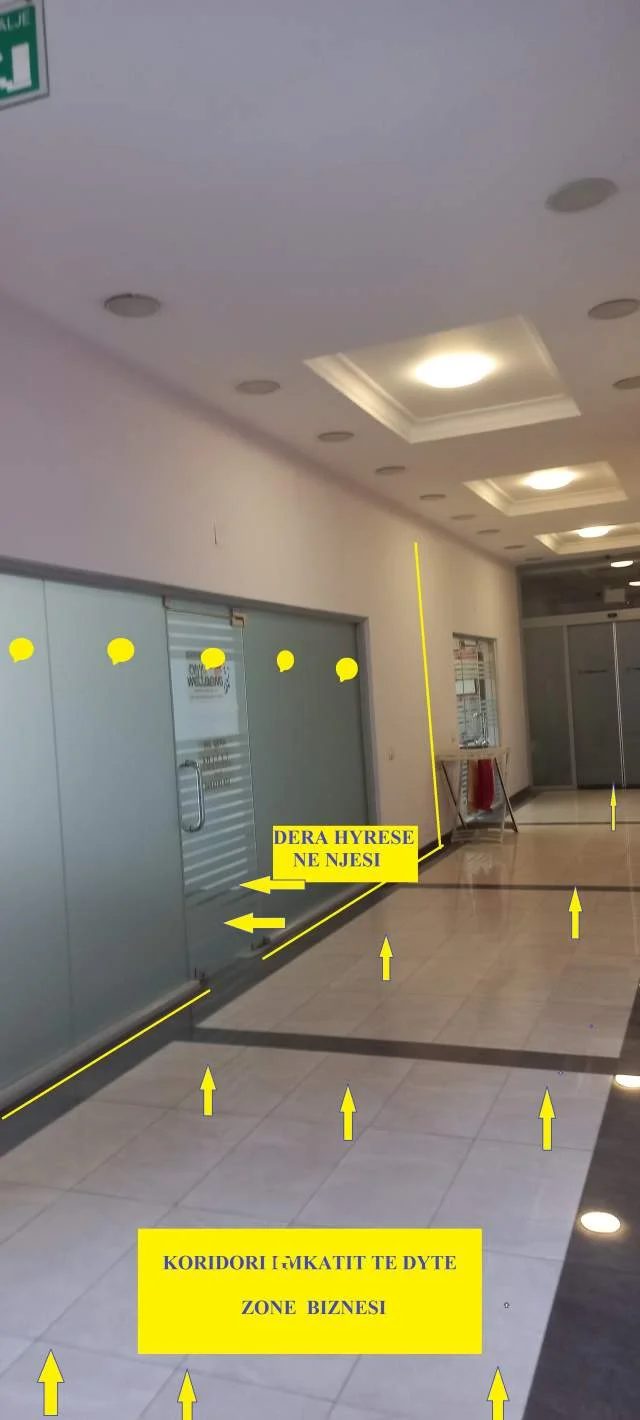 Tirane,Shitet Njësi Biznes,ideale si investim, por & klinik,estetik,zyre etj,kat2,sip41m²,Cmim 145'000€, në blv.B.Curr",