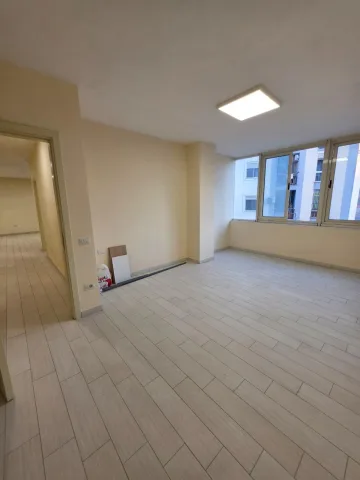 Me Qira: Zyrë 140 m² me 4 Ambiente Pune 2 WC🚾 📍 Pazari Ri