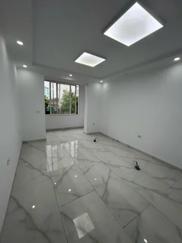 Tirane, jepet me qera zyre Kati 2, 60 m² 700 € (RRUGA E DIBRES)