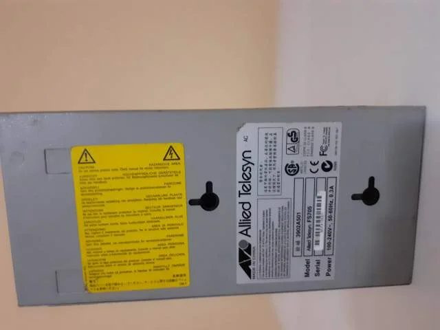 Tirane, shes pajisje Allied Telesyn FS705 1.000 Leke