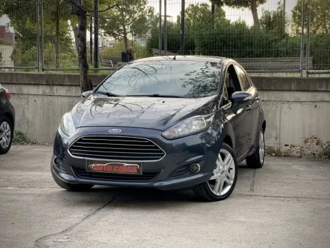 Tirane, shes makine FORD FIESTA TITANIUM Benzin+Gaz, gri metalizato manuale Klima 167.000 km